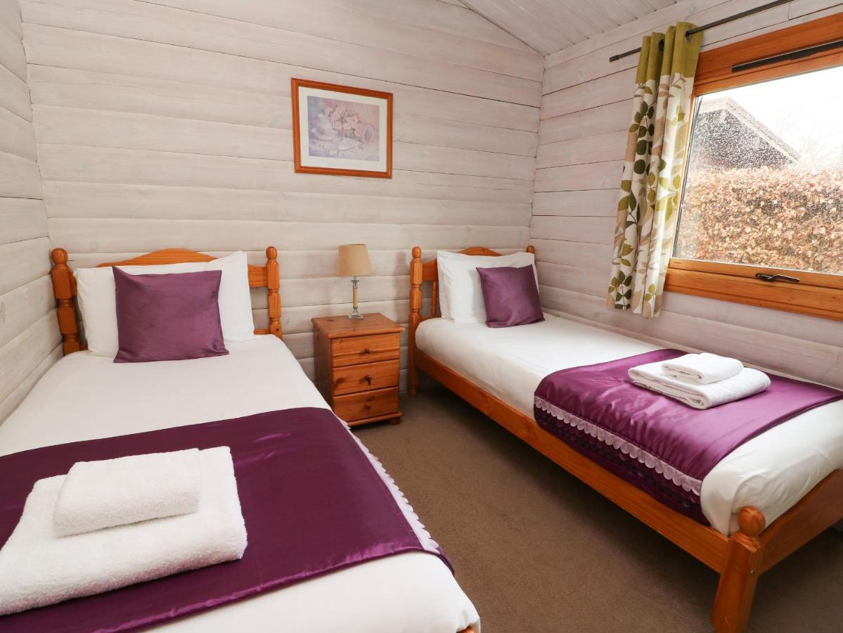 Barn Owl Lodge เรย์อาเดอร์ ภายนอก รูปภาพ