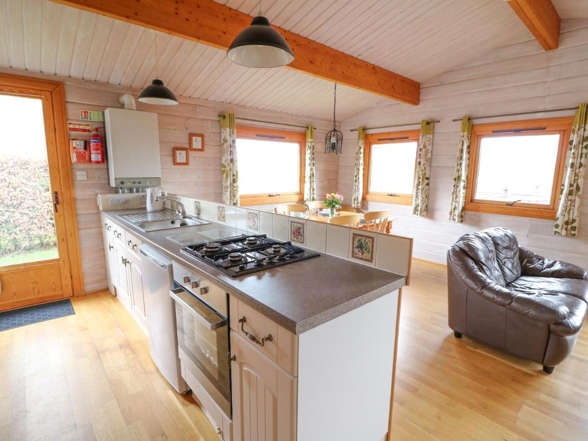 Barn Owl Lodge เรย์อาเดอร์ ภายนอก รูปภาพ