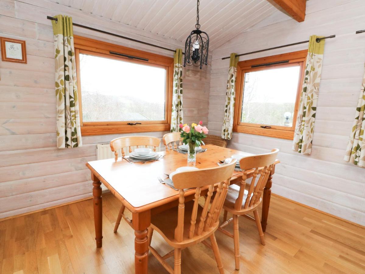 Barn Owl Lodge เรย์อาเดอร์ ภายนอก รูปภาพ